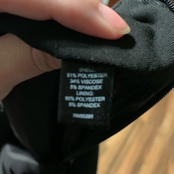 Express - Pencil Skirt with clasp back - Picture 8 of 8